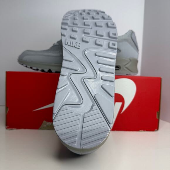 Nike Air Max 90 Wolf Grey Size 15 Men - Picture 3 of 8